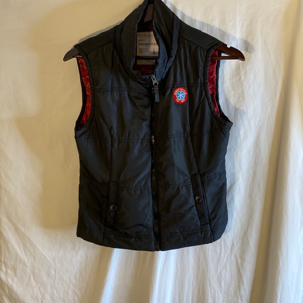 Aeropostale woman’s puffer vest size L.